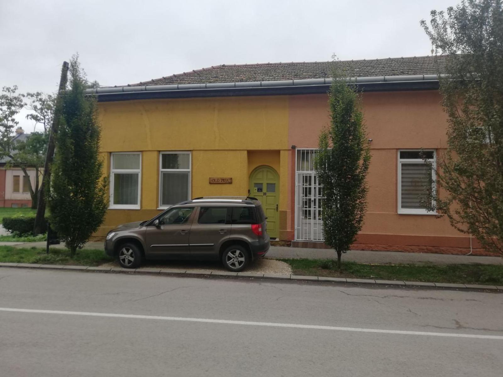 Old Tisa Apartment Senta Экстерьер фото